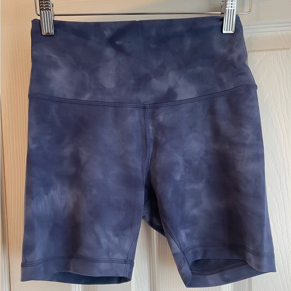 lululemon 6” Align bike shorts